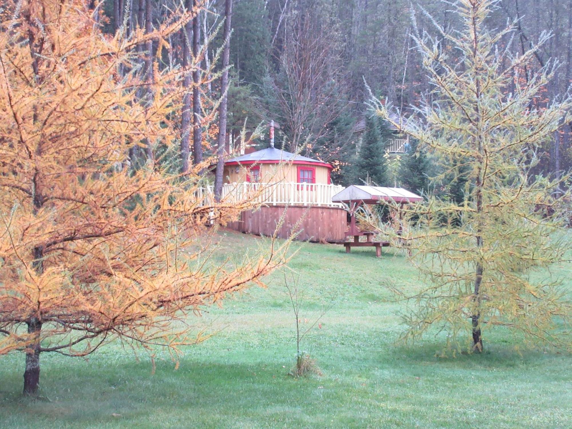 La Maison Sous Les Arbres Saint Roch de Mekinac Exterior foto